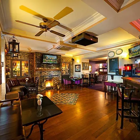 Bellbridge House Отель
