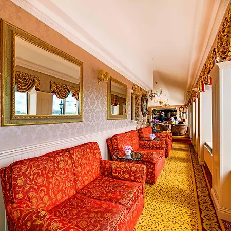 Отель Bellbridge House 3*