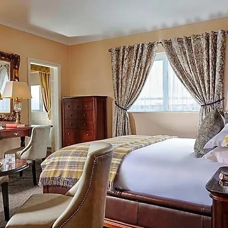 Bellbridge House 3*
