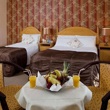 Bellbridge House 3*